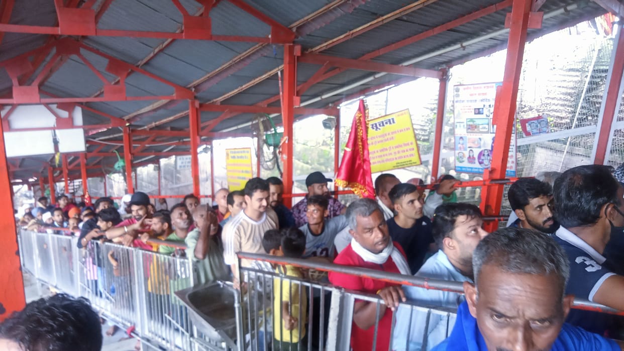 25 thousand devotees bowed their heads in Baba Balak Nath temple