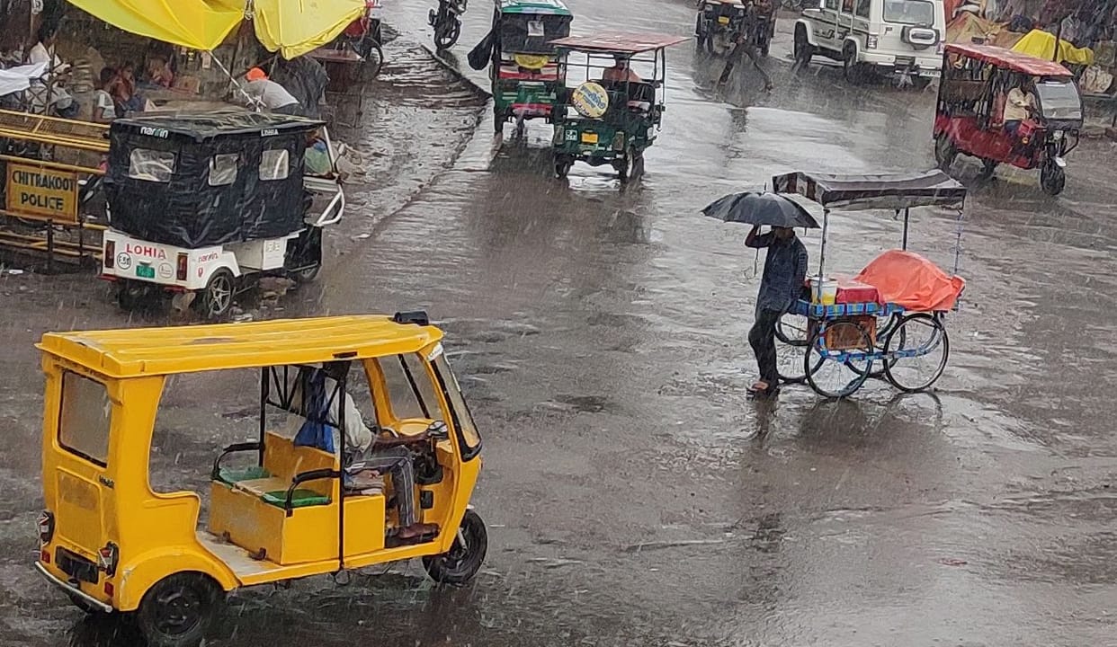 Chitrakoot: One hour of rain gave relief from heat