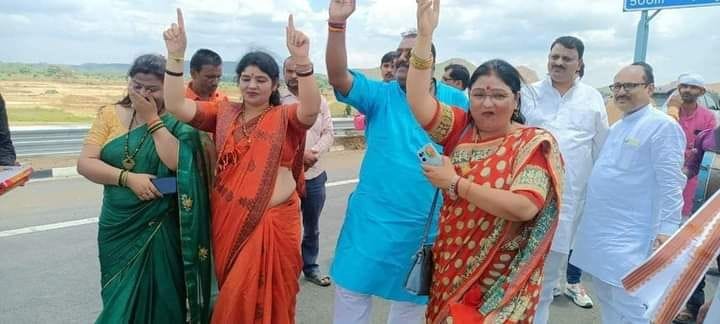 Chitrakoot: BJP celebrates the inauguration of the expressway