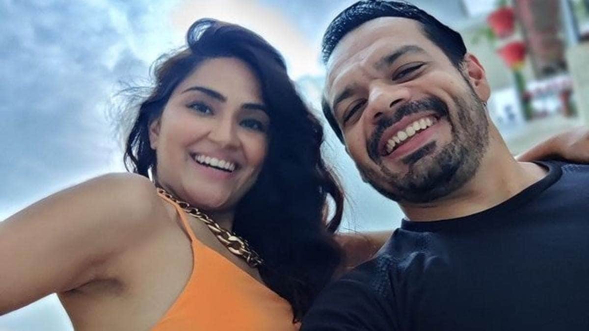 Flying Beast Gaurav Taneja Wife Ritu Rathee Alleges in a new Vlog Police not told about Arrest