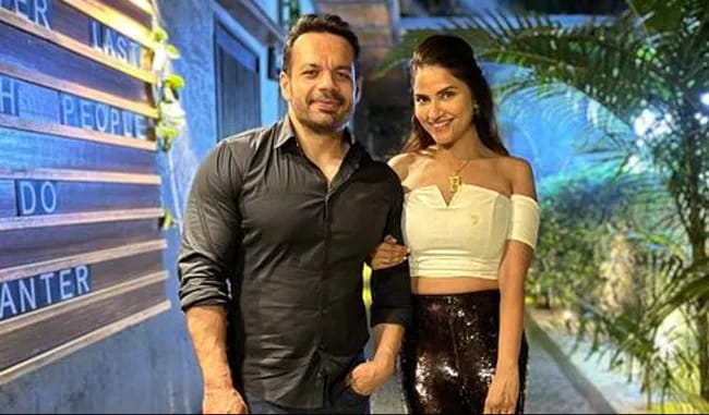 Flying Beast Gaurav Taneja Wife Ritu Rathee Alleges in a new Vlog Police not told about Arrest