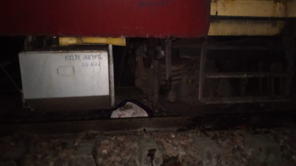 Three people died after crushed under train in hisar