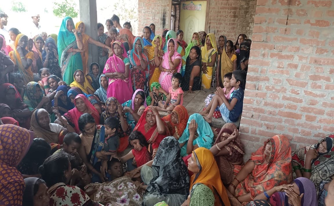 Two cousins died after slipping in pond jaunpur both were returning from farm