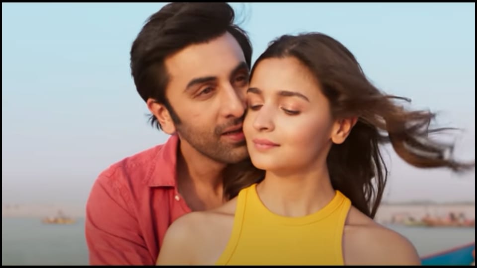 Brahmastra: Ranbir Kapoor Alia Bhatt Kesariya Song is on the Top on global YouTube music video chart
