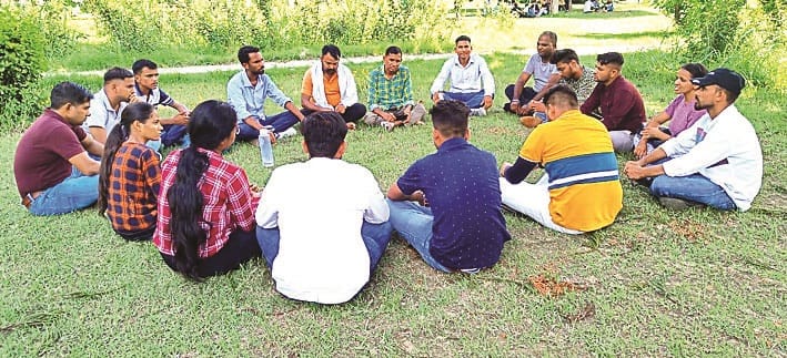 Students open front against KU administration, Kurukshetra
