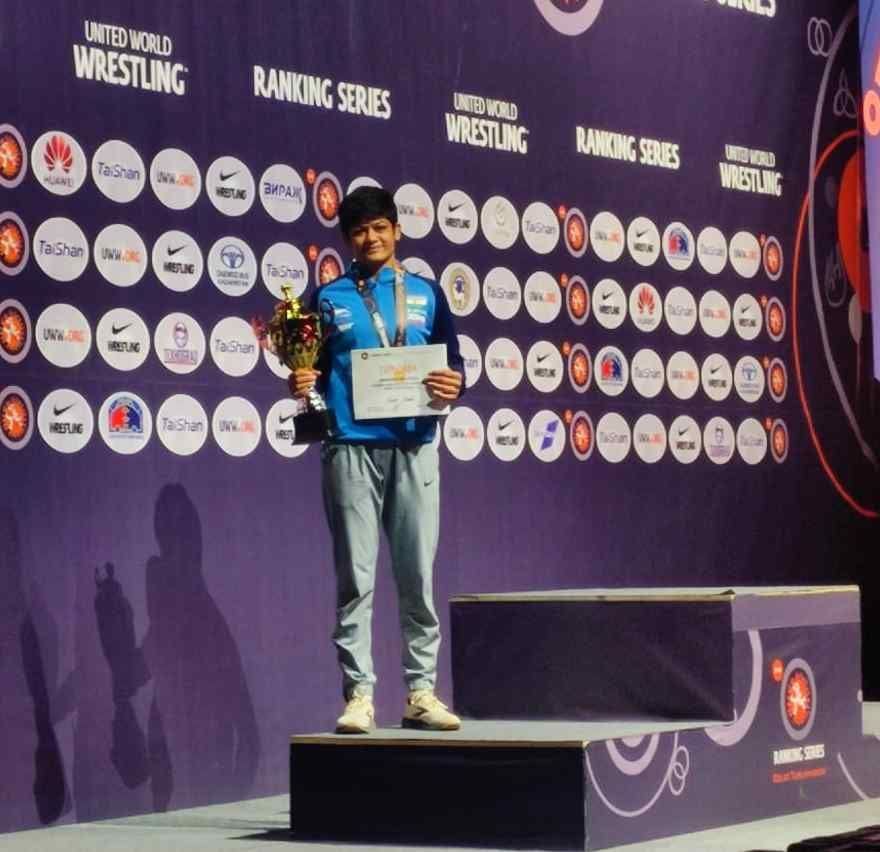 Manisha and Mansi won bronze medals in wrestling ranking series