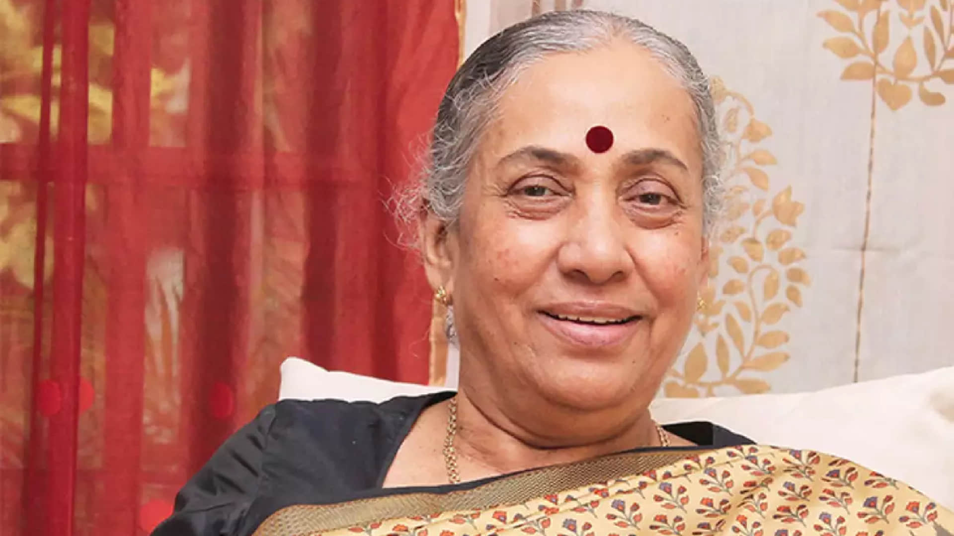 Draupadi Murmu Meets Nitin Gadkari Naveen Patnaik Margaret Alwa Yogi Aditya Nath Vice President Election