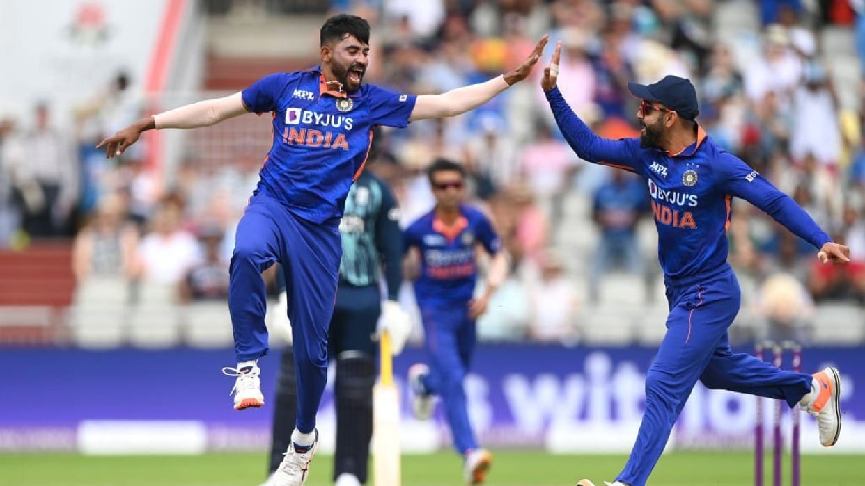 Mohammed siraj took wickets of jonny bairstow and joe root in same over after virat tips