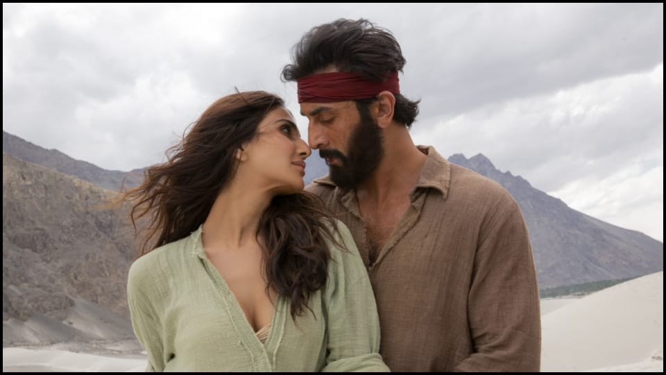 Shamshera First Day Advance Booking vs First Day Collection Calculation YRF devises new strategy