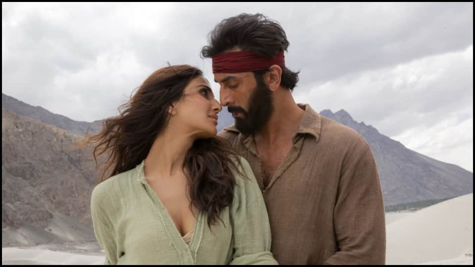 Shamshera twitter review ranbir kapoor vaani kapoor and sanjay dutt starrer film