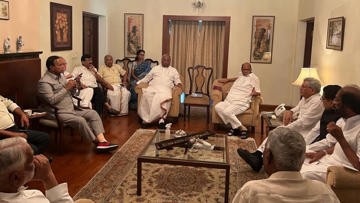 An all party opposition meeting at NCP chief Sharad Pawar residence Delhi Latest News Update