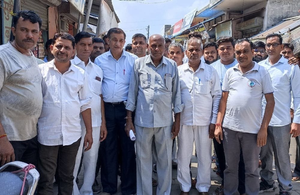 Shopkeepers expressed anger over the closure of GT Road police post