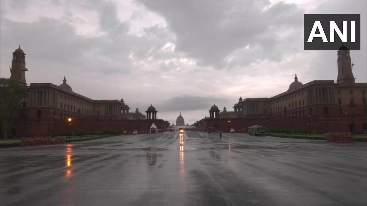People got relief from sultry heat as rain started in Delhi-NCR