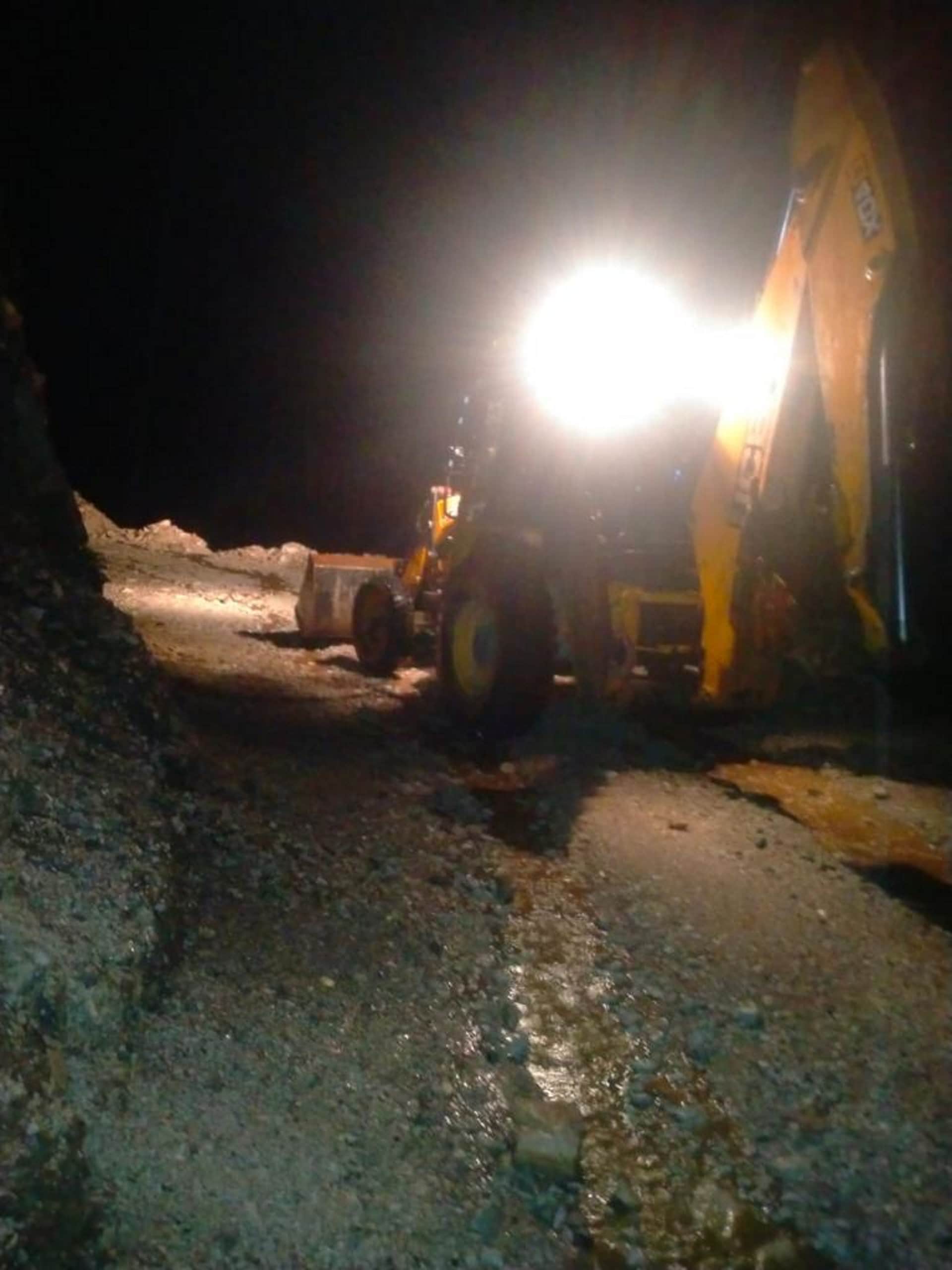 Stones and boulders fell due to rain and landslide, Rishikesh-Badrinath highway  opened after ten hours, See Photos
