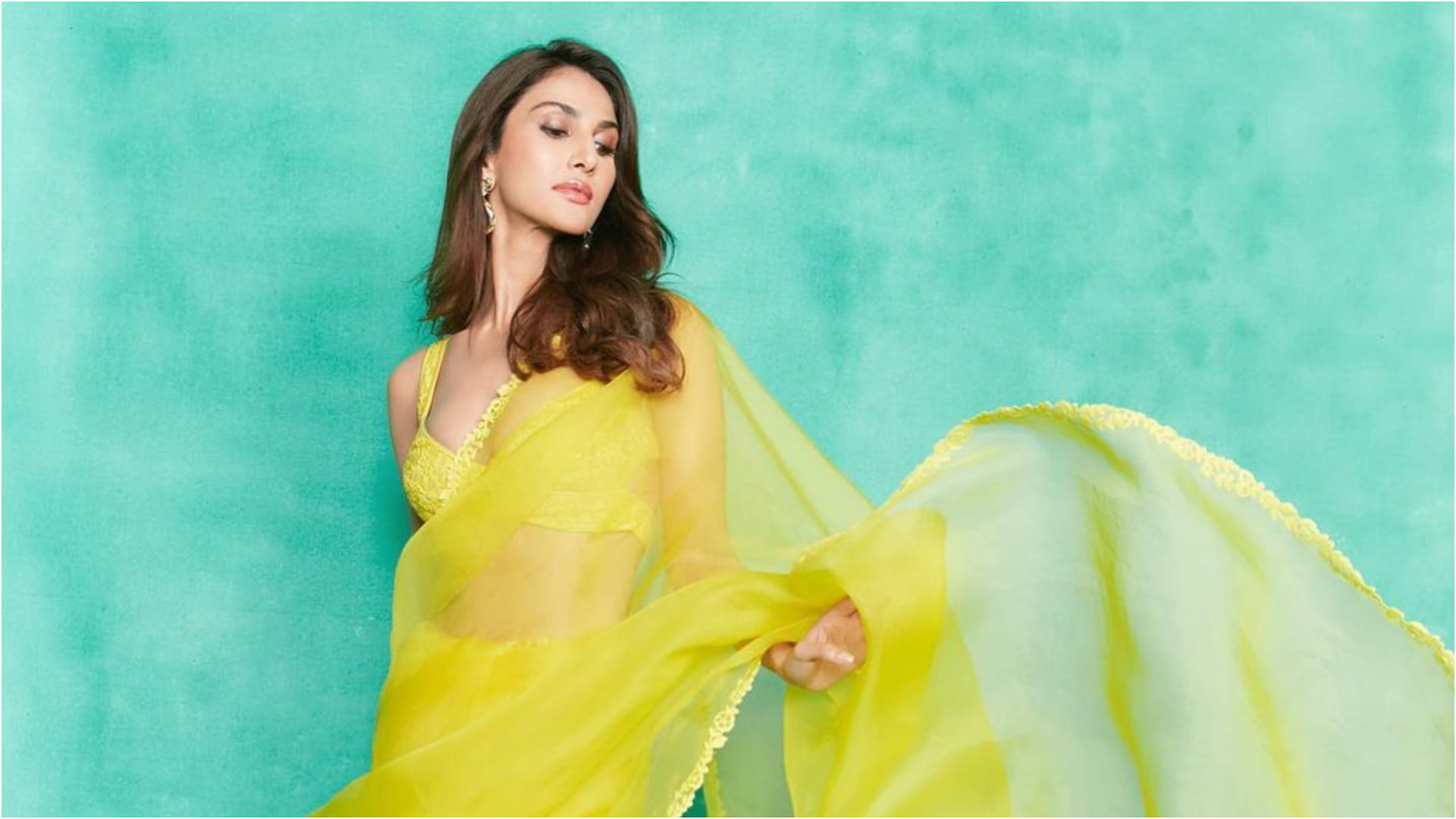 vaani kapoor bright yellow saree for shamshera promotion looks gorgeous