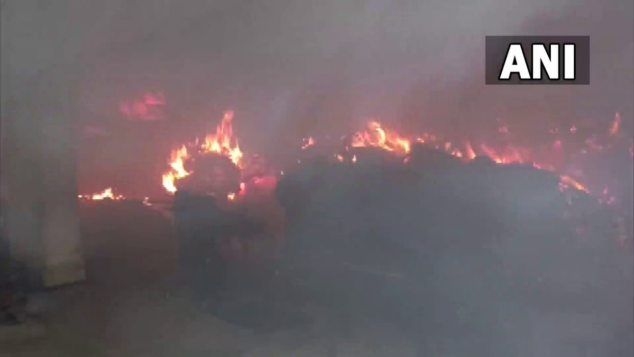 Andhra Pradesh A fire broke out at a mattress factory in Visakhapatnam Latest News Update