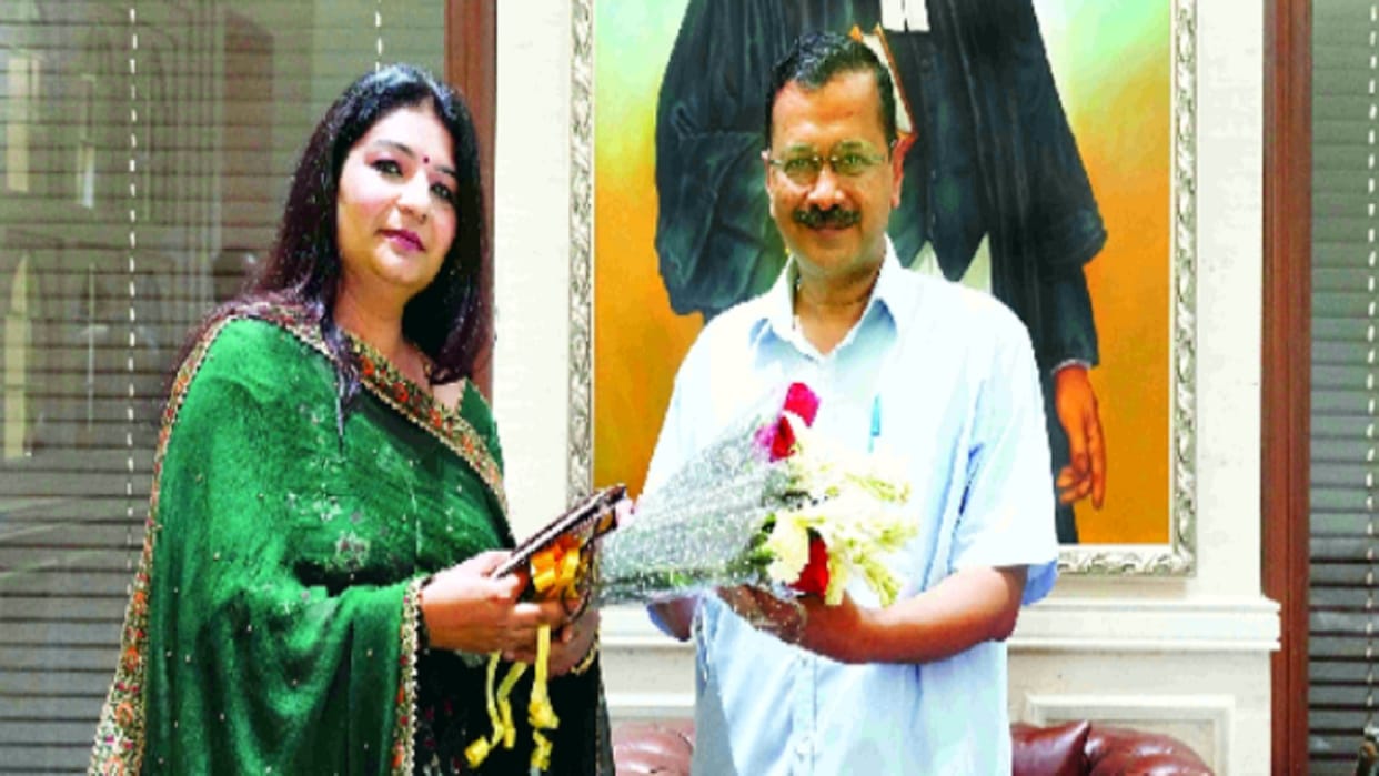 Naina, daughter of Nalagarh royal family of Himachal joined AAP
