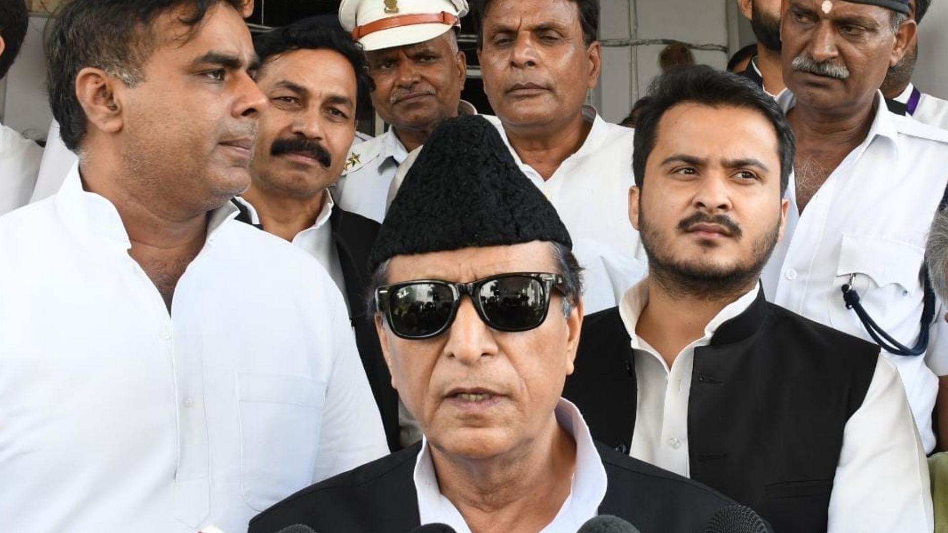 For First Time In 22 Years No Member Of Azam Khan S Family In Assembly ...