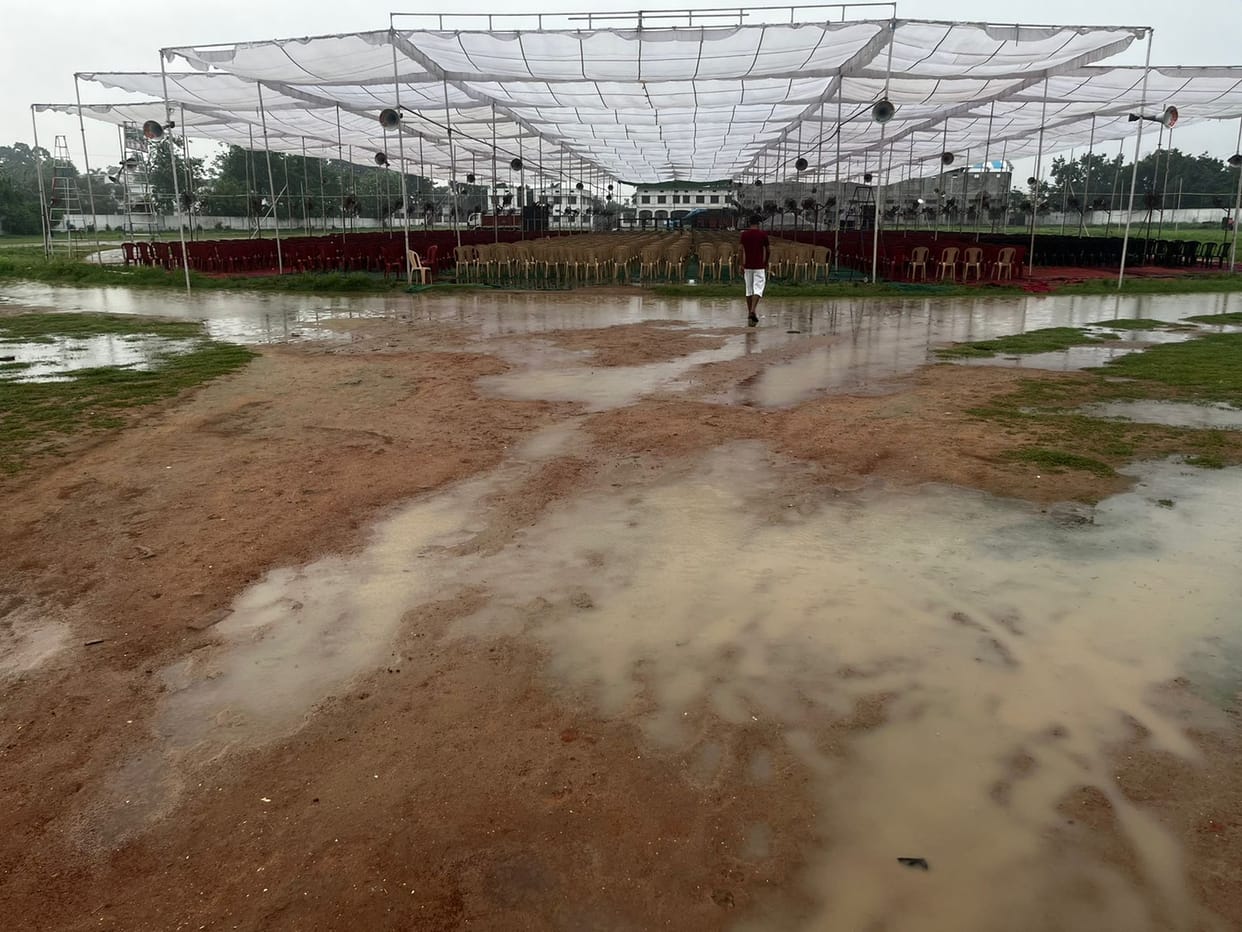 The rain threw water on the youth panchayat of RLD