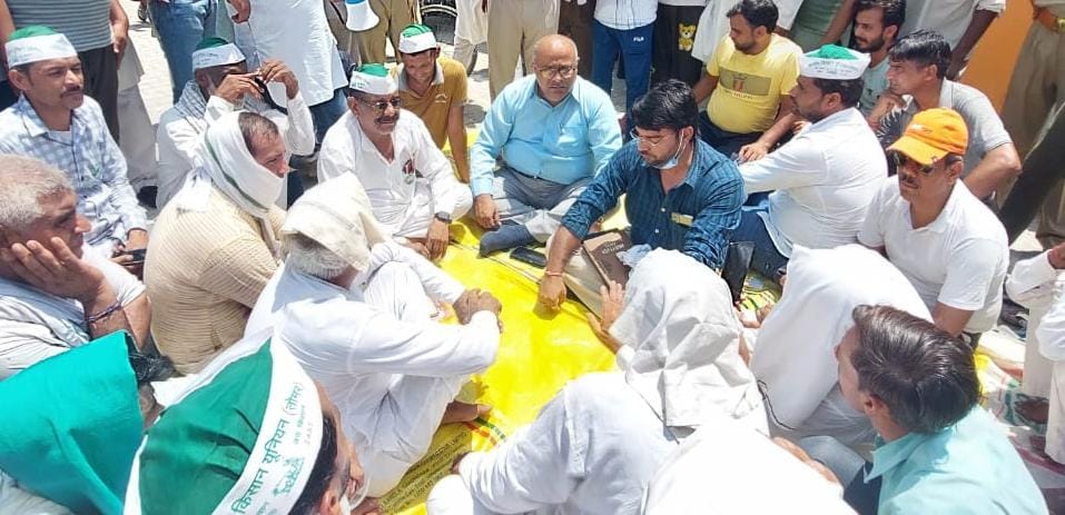 XEN and SDO sat in the sun and staged a sit-in