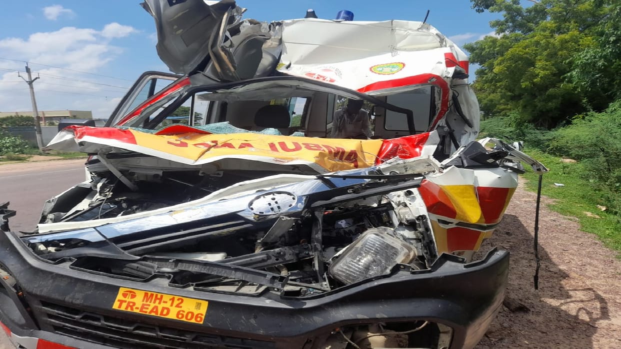 driver narrowly escaped after an ambulance collided with a roadside standing trolley