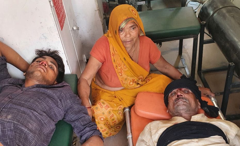 Nana and grandson's bikes collided face to face in Etawah, both injured
