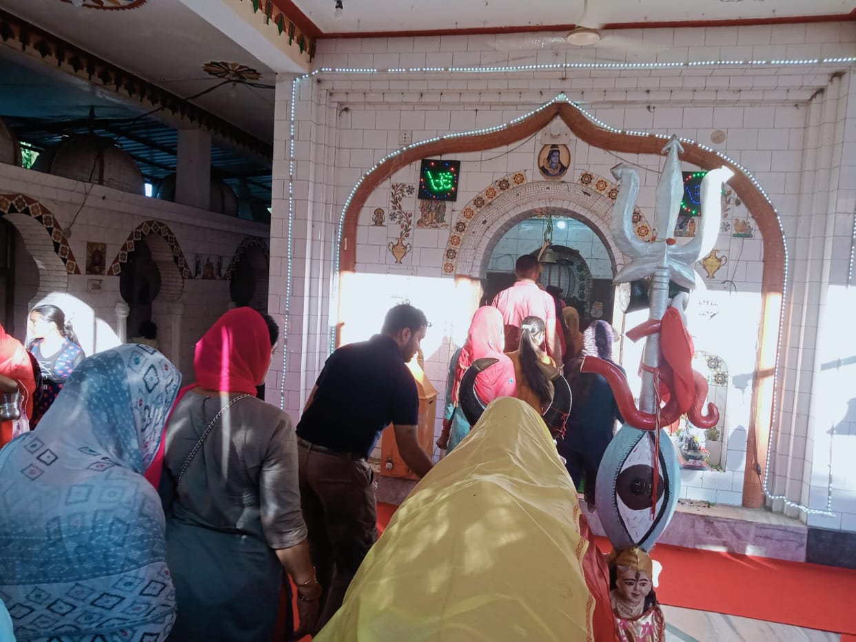 Devotees gathered in the pagodas on the first Monday of Sawan
