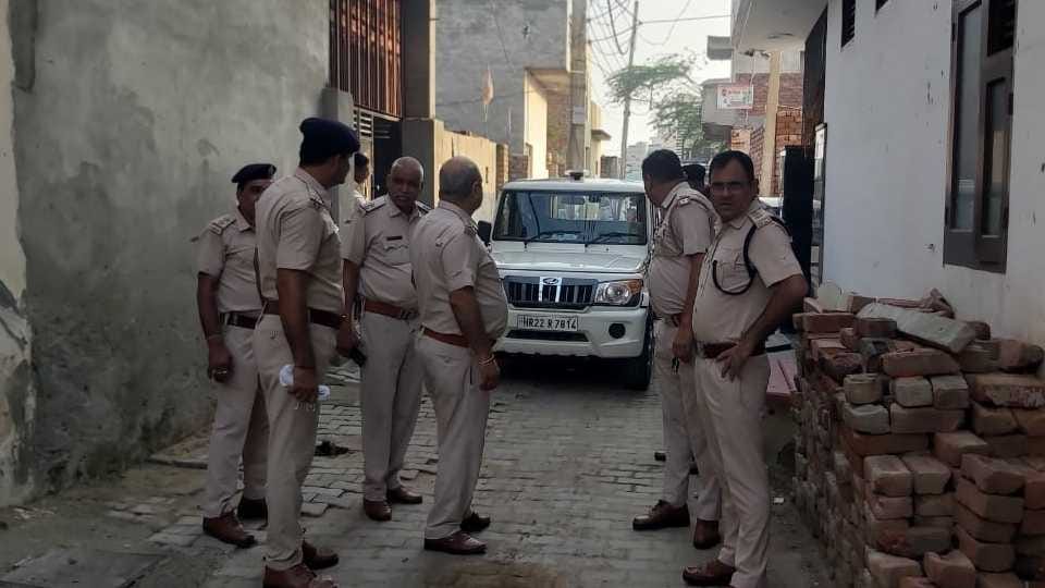 Police conducted a big search operation against drugs in Fatehabad