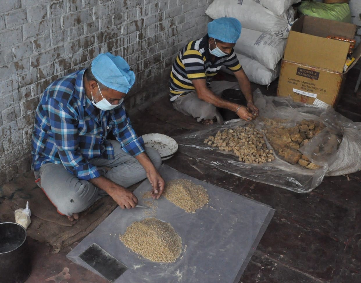 Hathras: Business troubles persist, how to keep the smell of asafetida intact