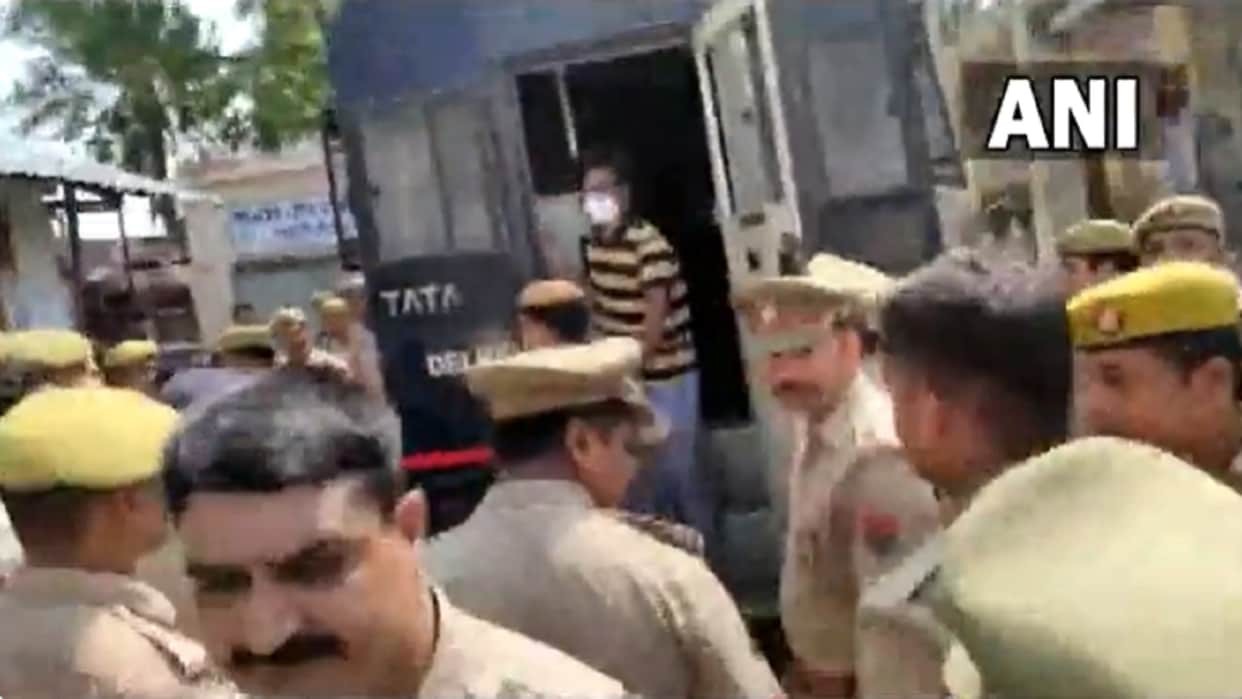 Mohammed Zubair releases from tihar jail after apex court gives bail in all cases