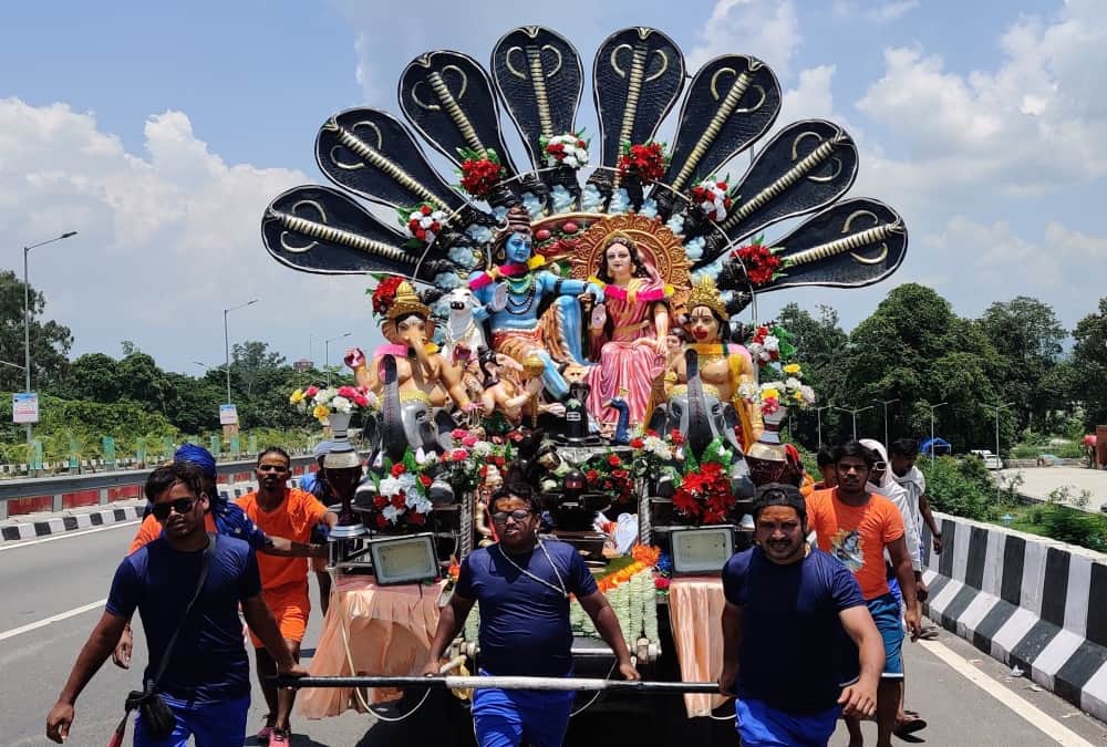 Kanwar Yatra 2022: kanwariya wear Ghungroo and Damru Unique Reason