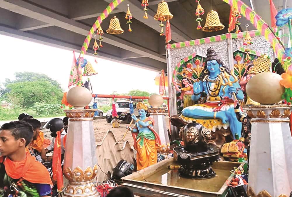 Kanwar Yatra 2022: delhi women come haridwar for kanwar see photos of shiva kanwar