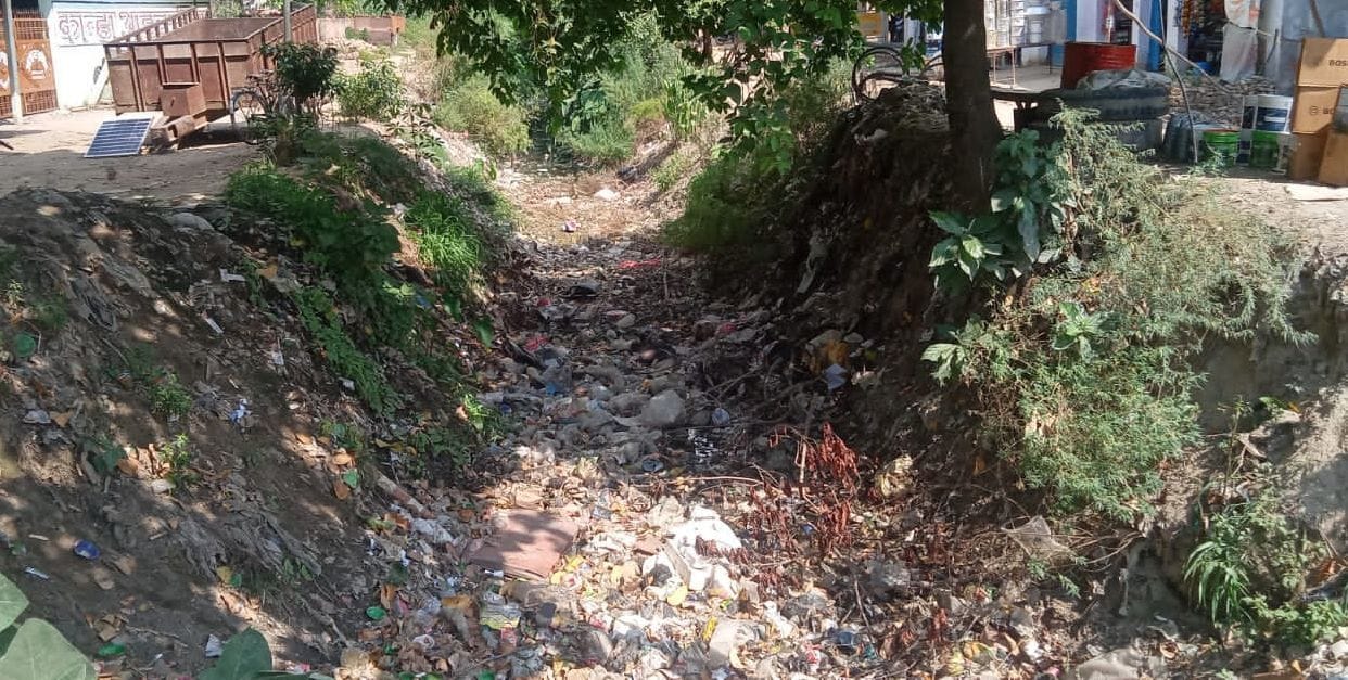 Crops drying up due to lack of water in the minor