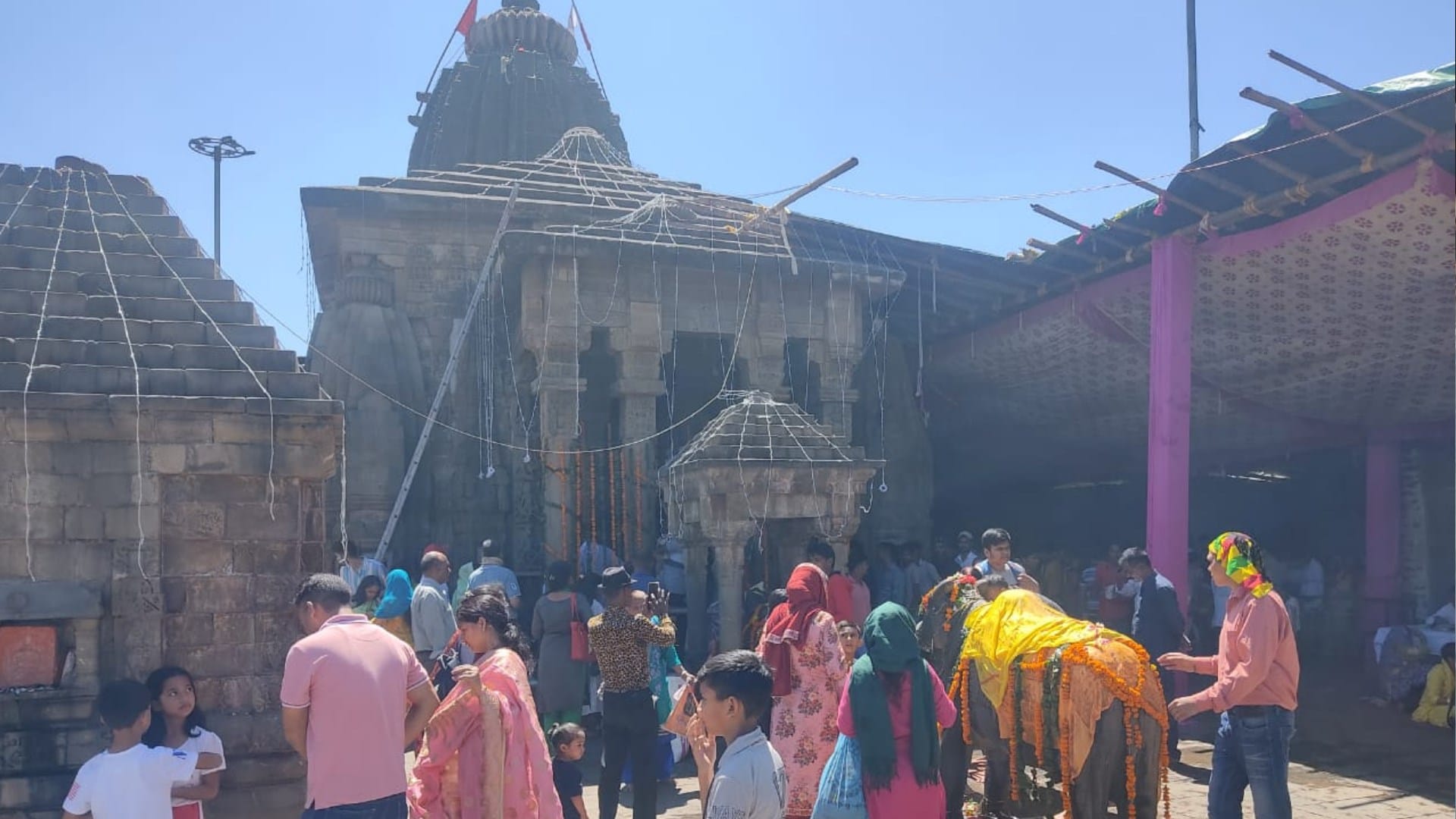 Sawan Somvar 2022: Sawan First Somvar Devotees Paid Obeisance In Lord Shiva Temples