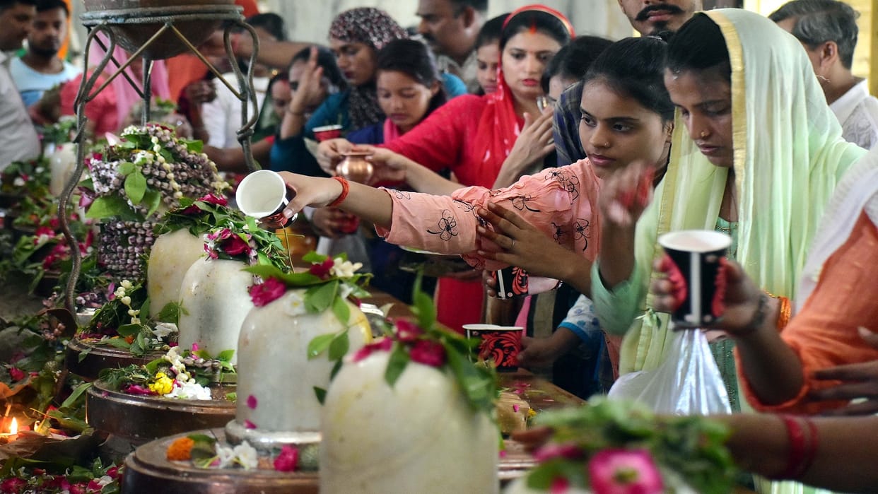 On the first Monday of Sawan became Shiva Bol bom everywhere