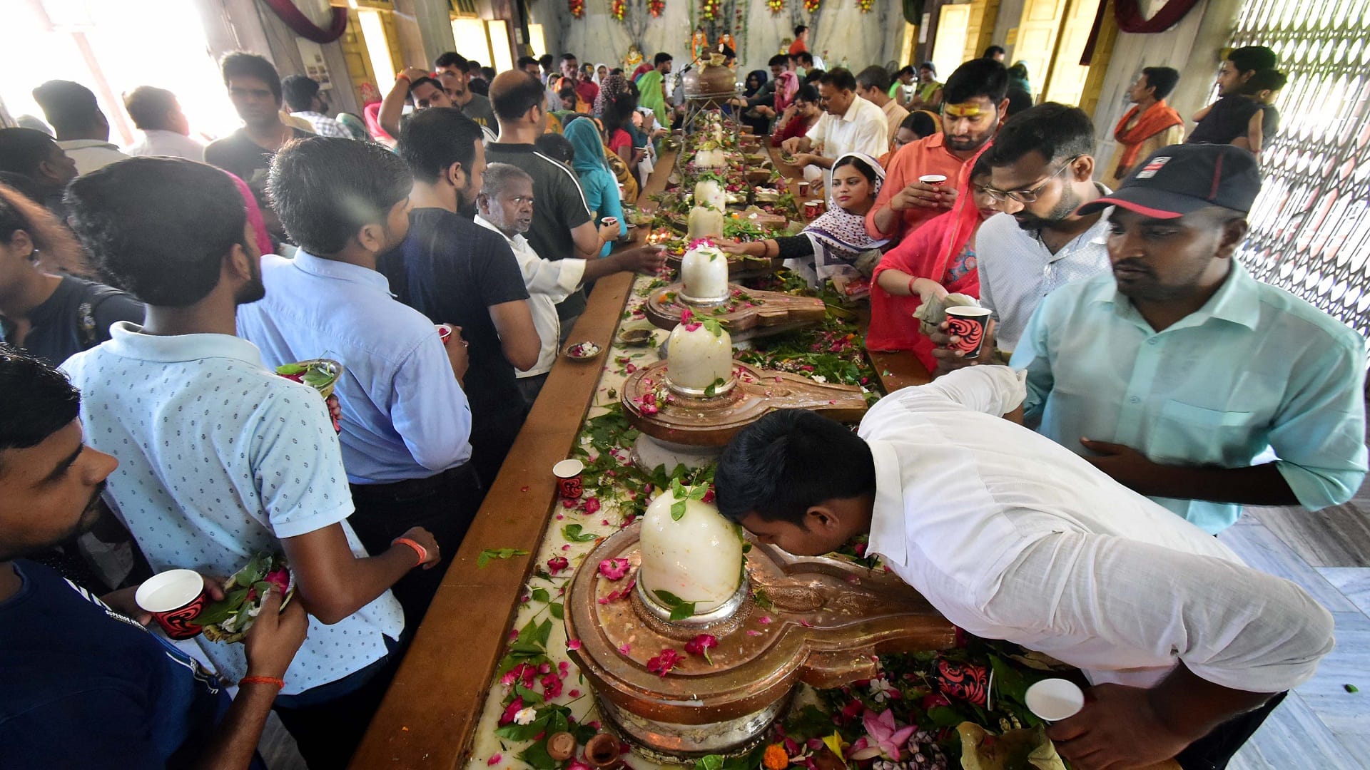 On the first Monday of Sawan became Shiva Bol bom everywhere