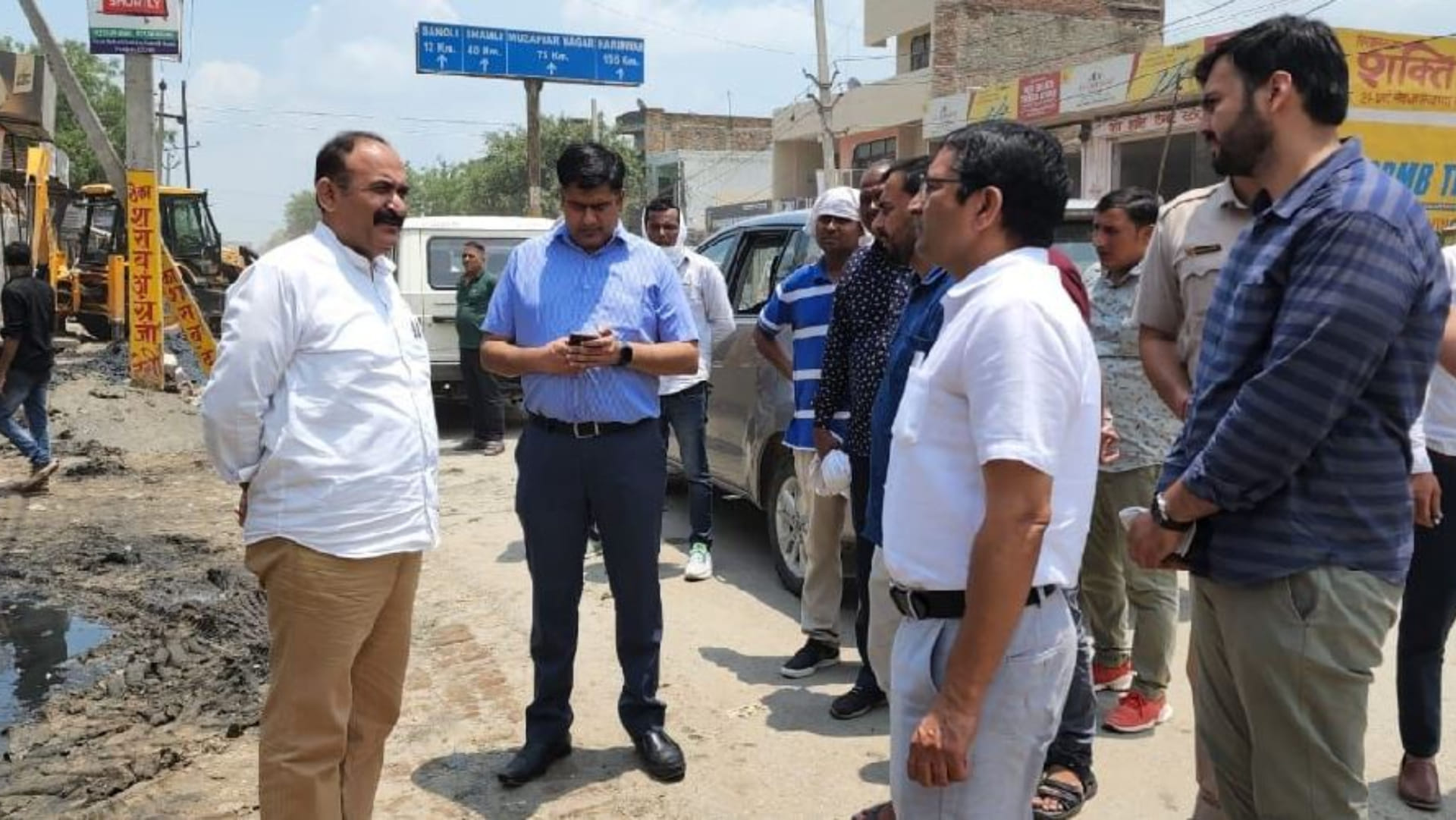 People planted paddy on the highway in Panipat of Haryana