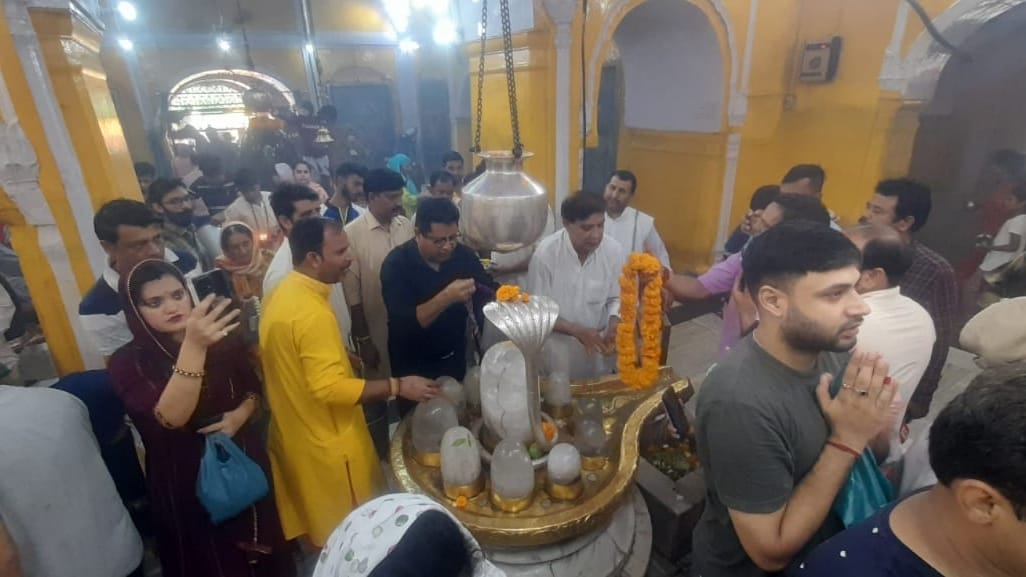 hundreds of Devotees gathered on first Monday of Sawan in city of temples jammu