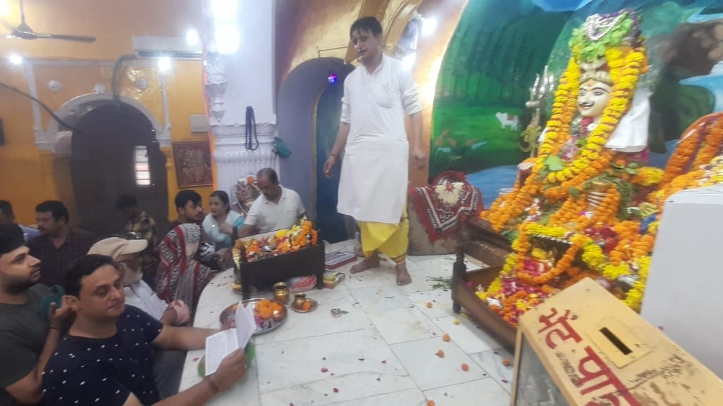 hundreds of Devotees gathered on first Monday of Sawan in city of temples jammu