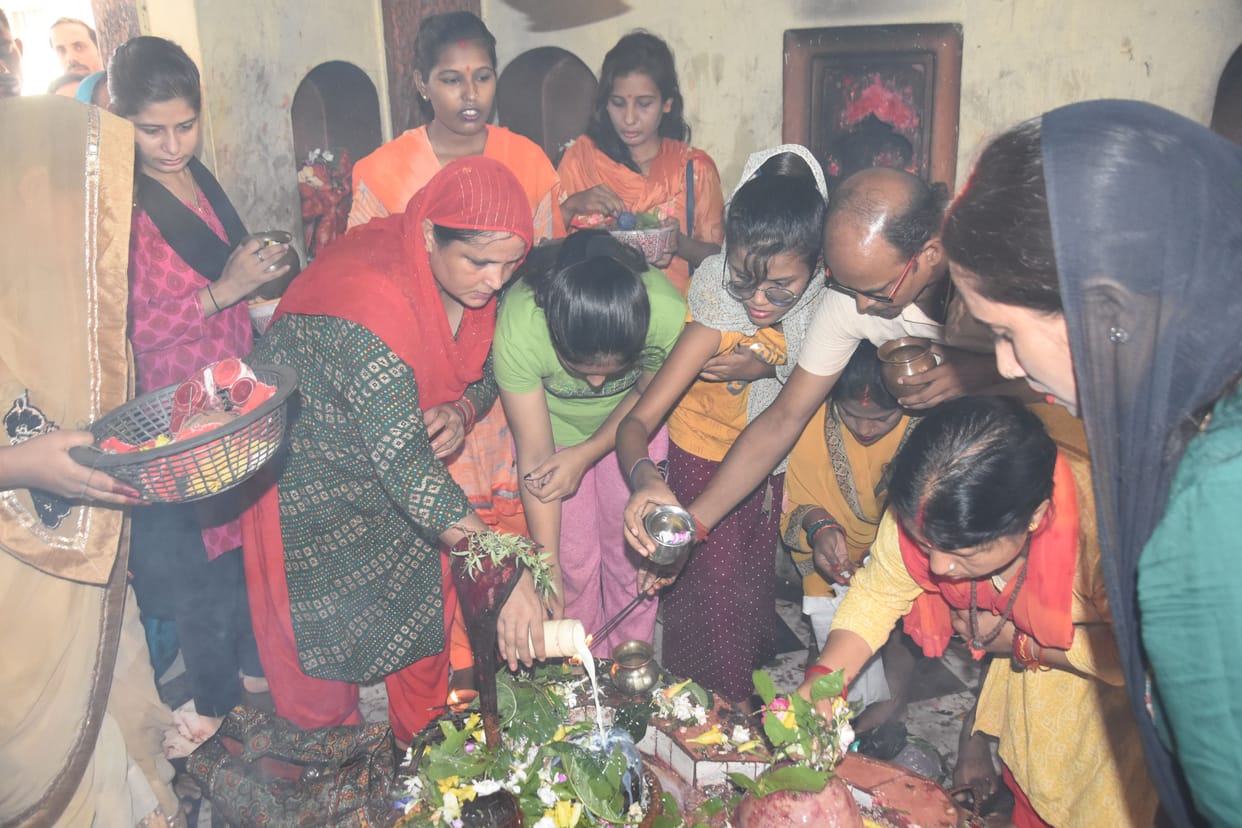 worship in shiv temple