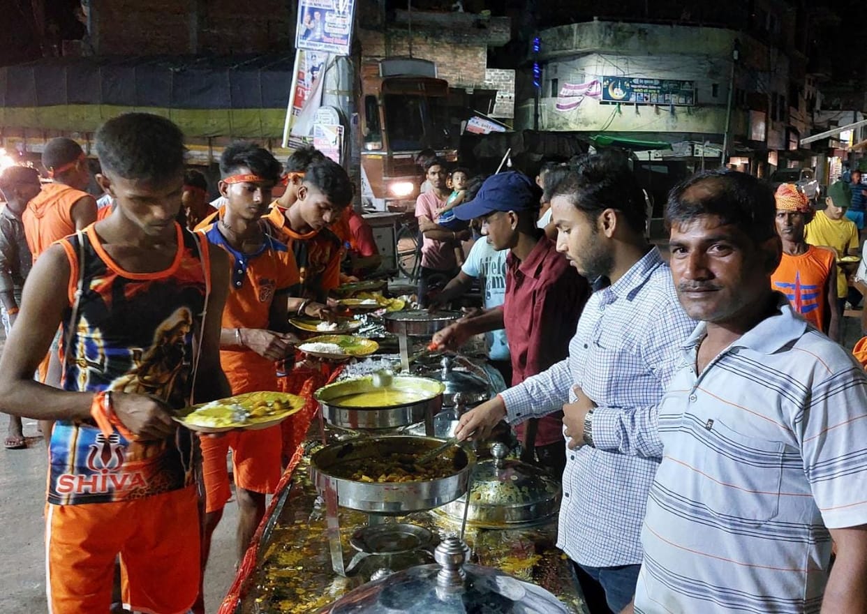 The pagoda echoed with Har Har Mahadev, Jalabhishek was celebrated