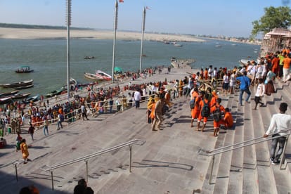 Weather Update varanasi purvanchal No relief from heat and humidity people eyes on clouds waiting for rain,
