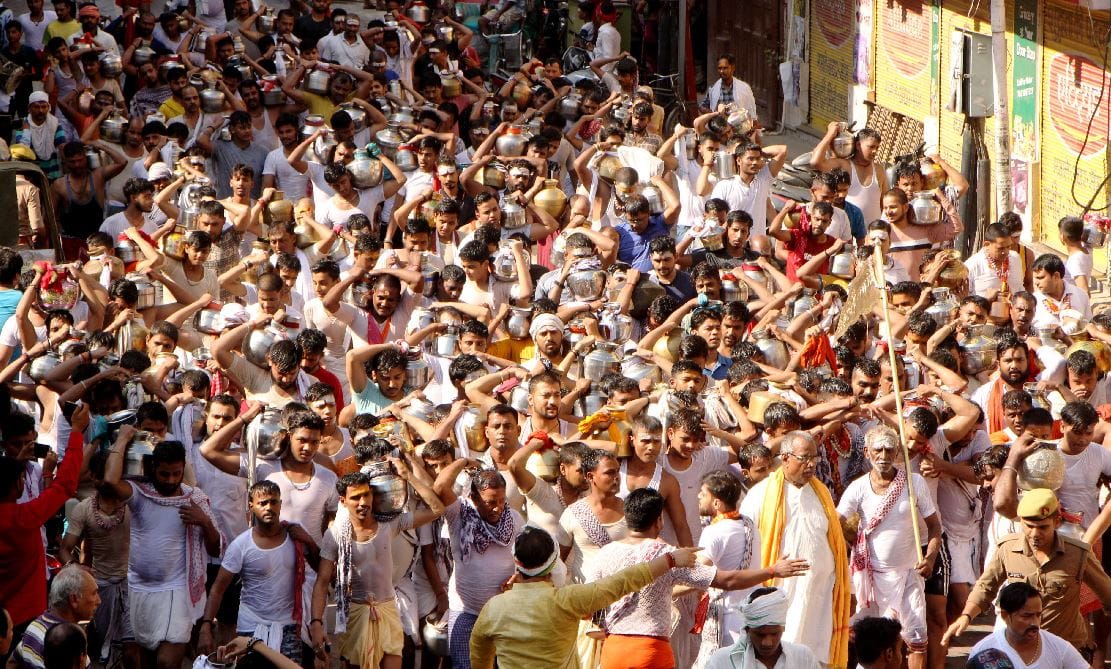 Sawan 2023 first Monday Yadav brothers will Jalabhishek in kashi vishwanath temple old tradioton