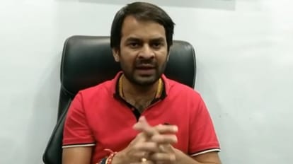 Tej Pratap Yadav :लालू के बड़े लाल ने पहले भगवान को सपने में देखा, अब कर दी  कुर्सी डाेलने की भविष्यवाणी - Tej Pratap Yadav Said That Earlier He Saw God  In