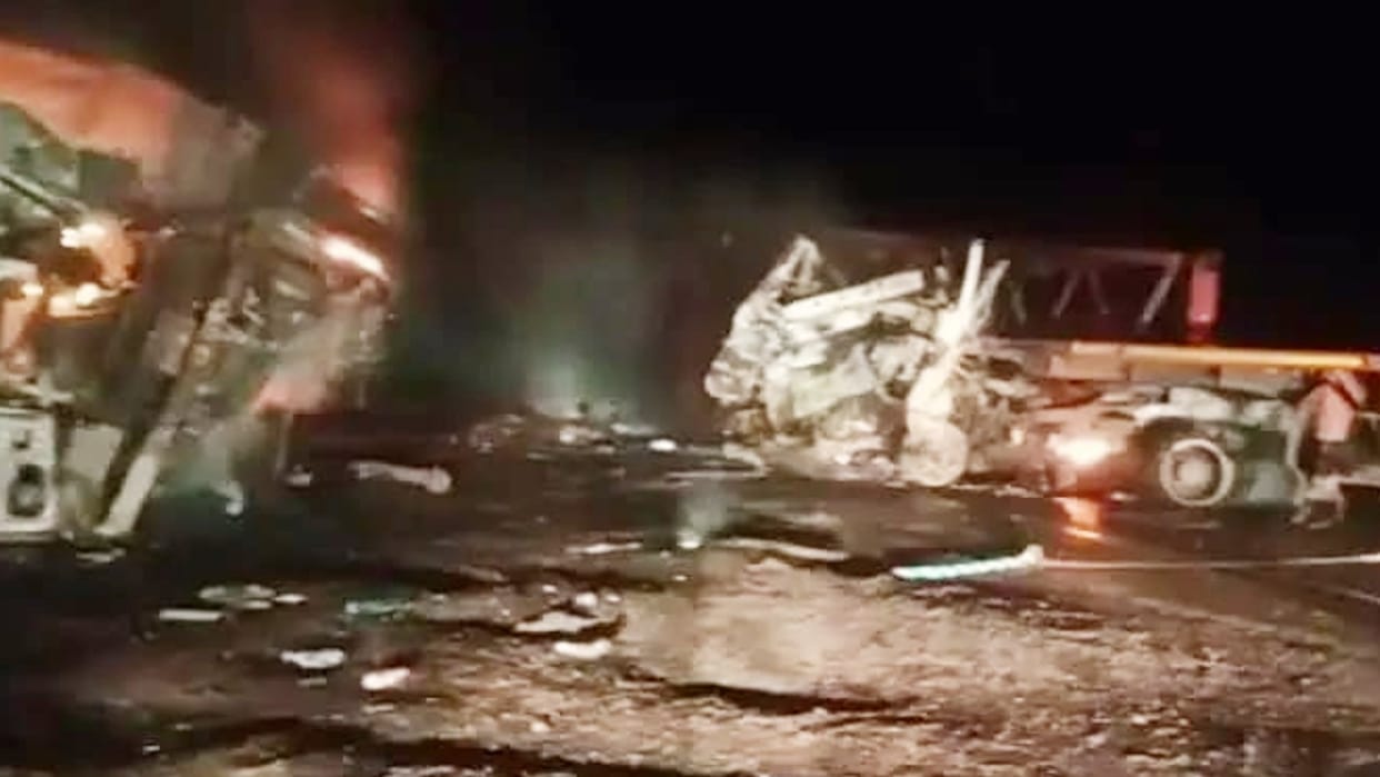one driver burnt alive after Fire broke out due to collision of two trailers in Barmer