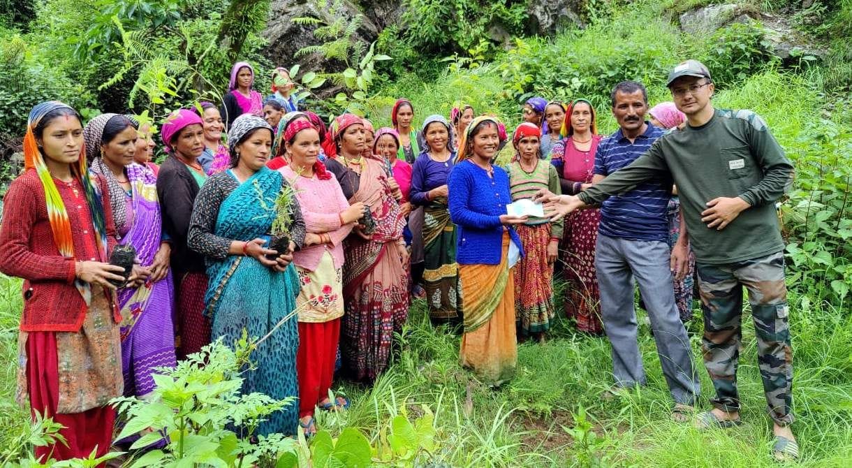 Mahila Mangal Dal honored for doing good work in fire season