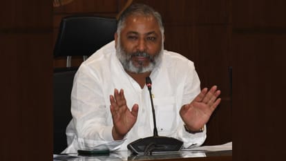 UP: सार्वजनिक वाहनों से दुर्घटना पर मुआवजा राशि बढ़ाएगी सरकार, हर जिले में नियुक्त होंगे रोड सेफ्टी एआरटीओ compensation amount will be increased after accidents.