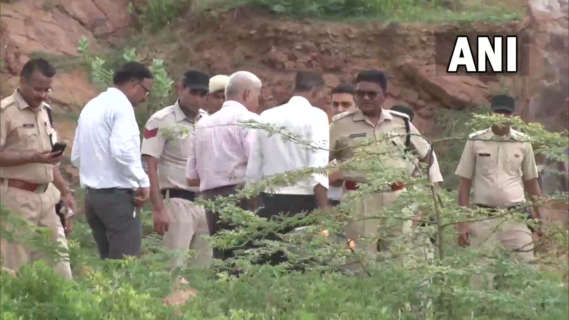 DSP surendra singh Murder In district where DSP was killed there is no mining department office.