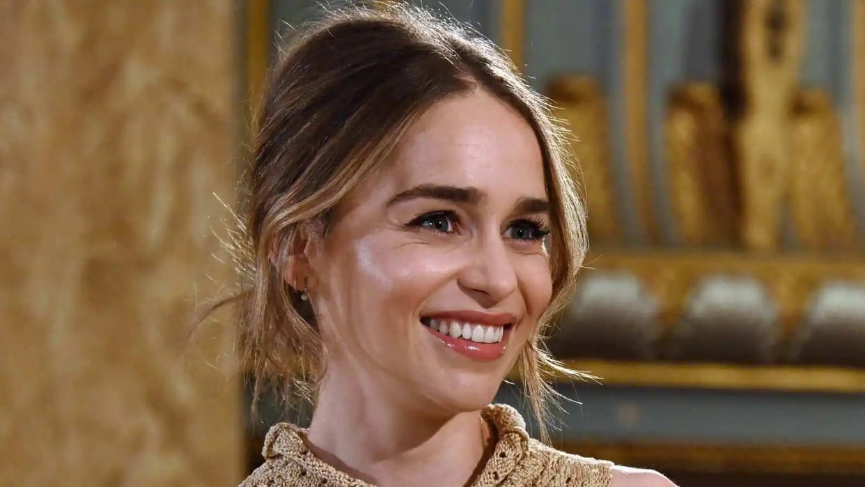 Game Of Thrones Actress Emilia Clarke Suffering From Brain Aneurysm Disease News In Hindi