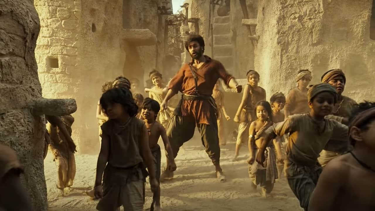 Shamshera twitter review ranbir kapoor vaani kapoor and sanjay dutt starrer film